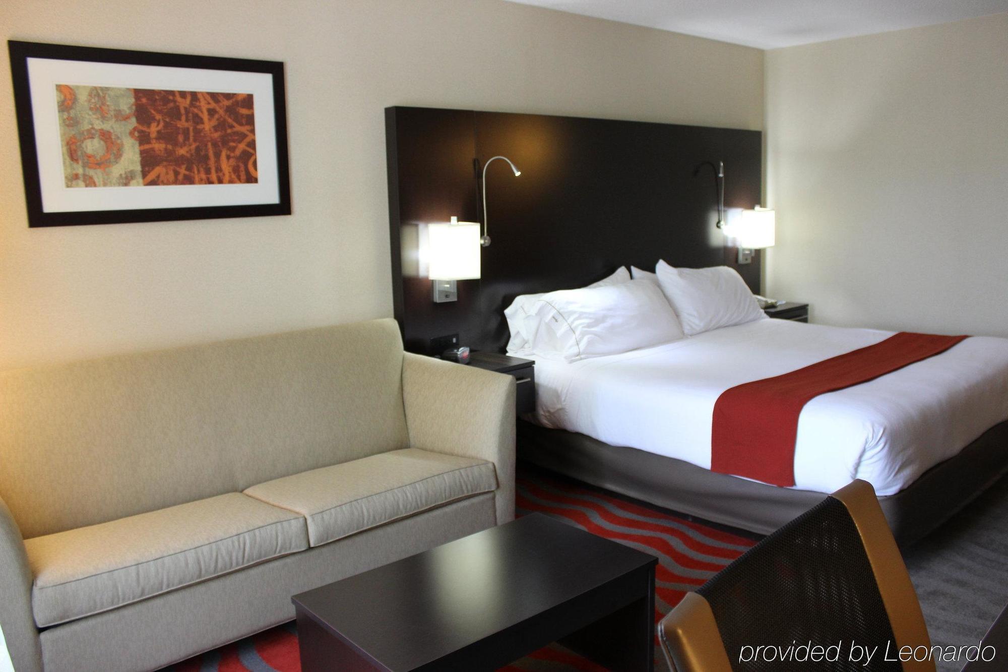 Holiday Inn Express Hotel & Suites Waterford By Ihg Exterior photo